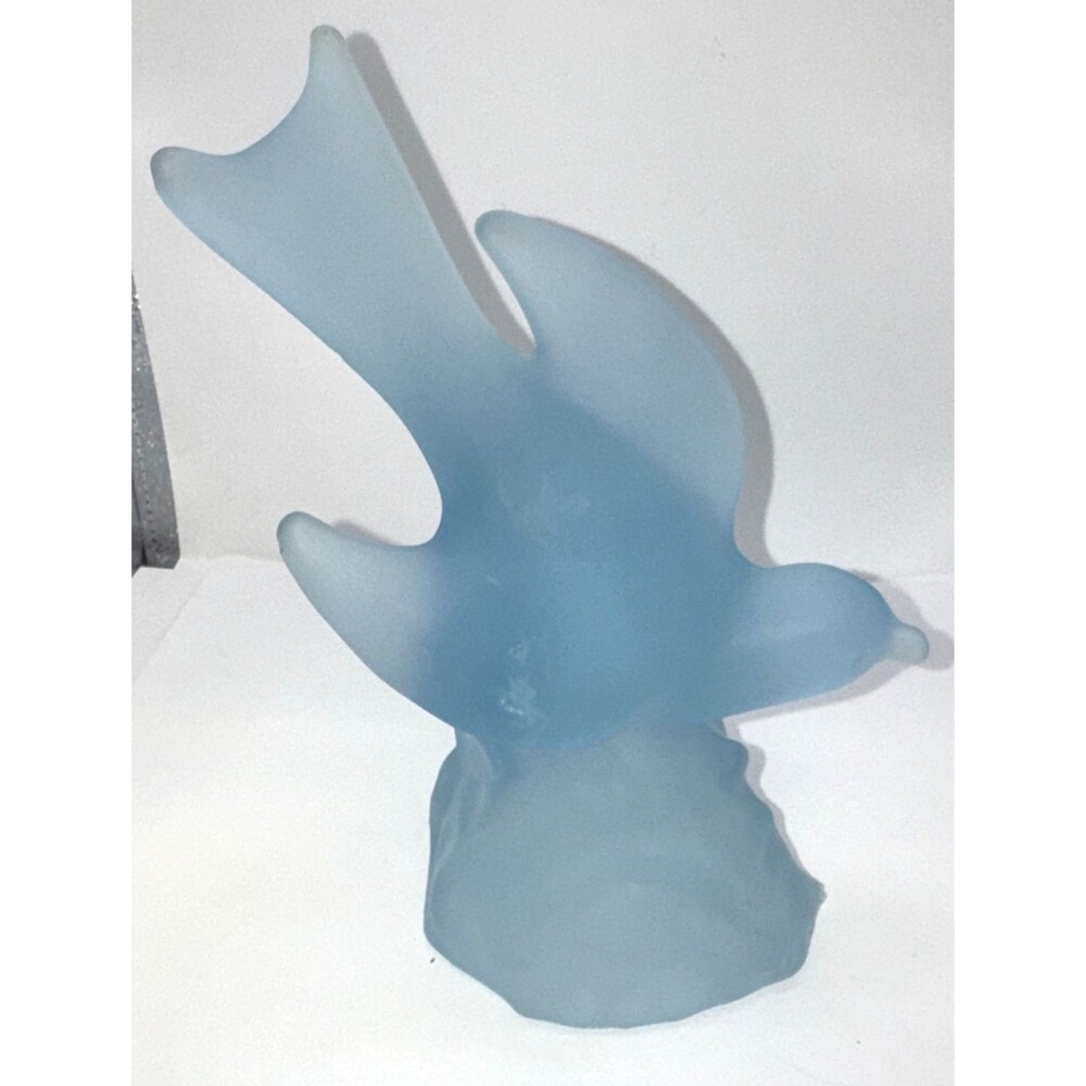 Vintage L E Smith Satin Frosted Blue Glass Dove Flying Bird Figurine 8.5” - Picture 7 of 8